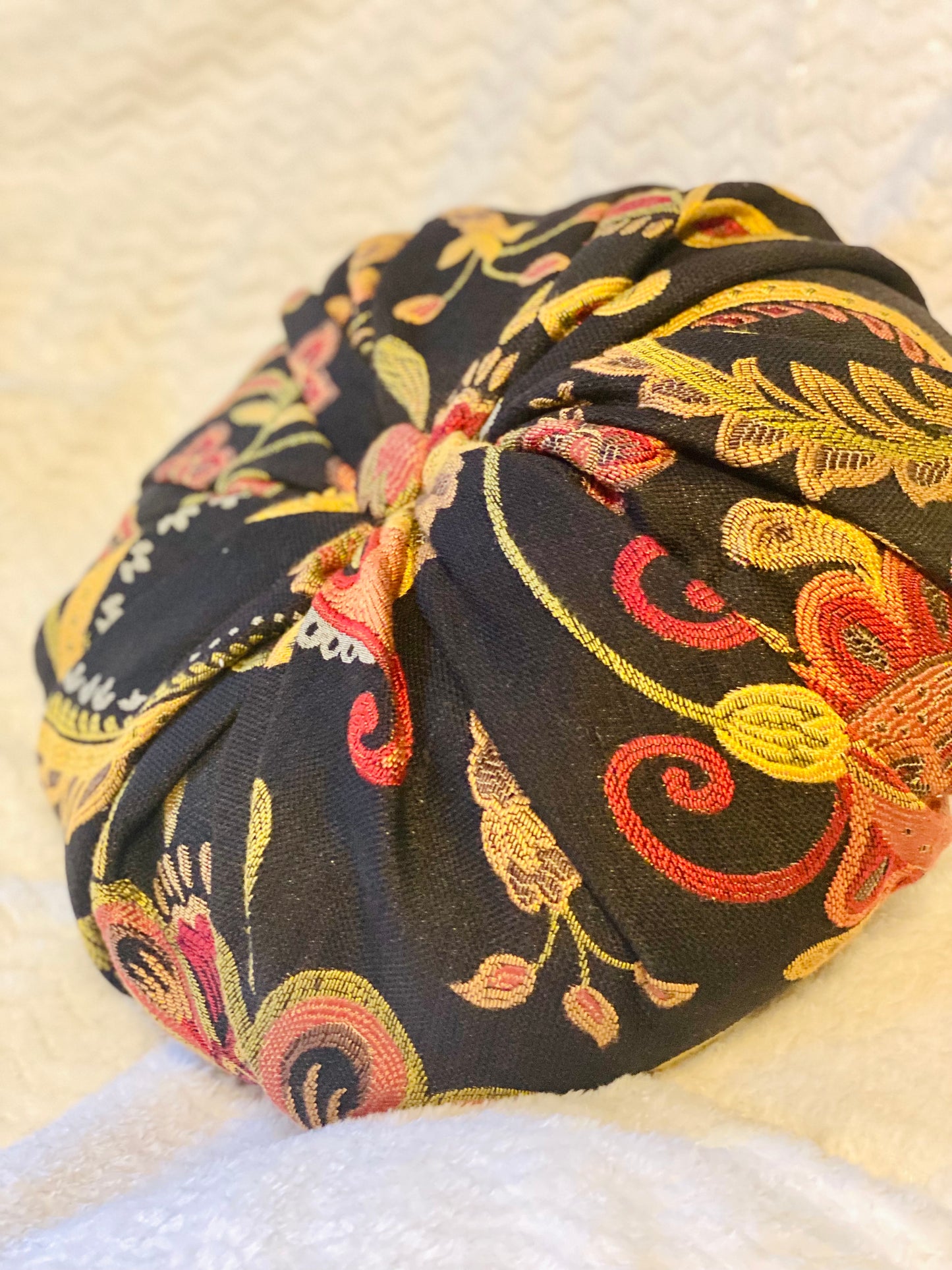 Round Decorative Pillow – Floral Tufted Cushion – Handmade Luxe Décor